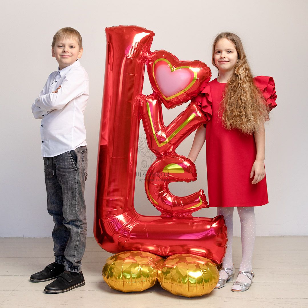 Кликните для увеличения изображения Фольгированная фигура LOVE красная (воздух)